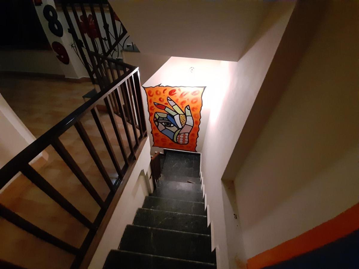 La Vaca India Manali Hostel Εξωτερικό φωτογραφία